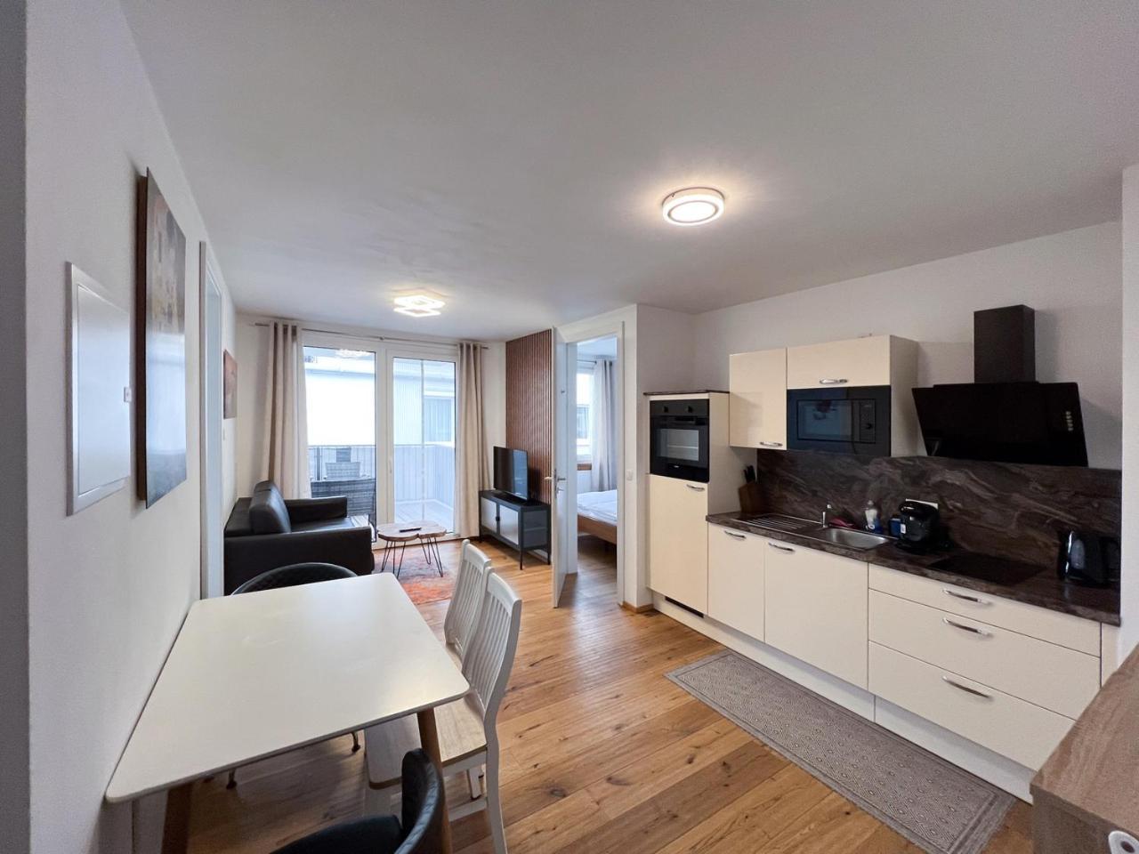 Modern Apartment W/ Cozy Balcony Near City Center Viyana Dış mekan fotoğraf