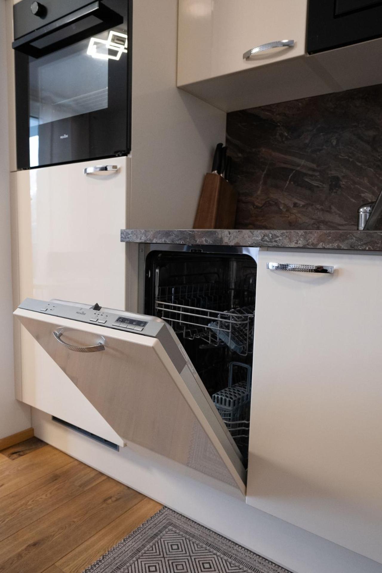 Modern Apartment W/ Cozy Balcony Near City Center Viyana Dış mekan fotoğraf