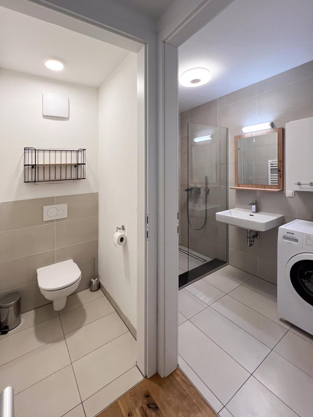 Modern Apartment W/ Cozy Balcony Near City Center Viyana Dış mekan fotoğraf